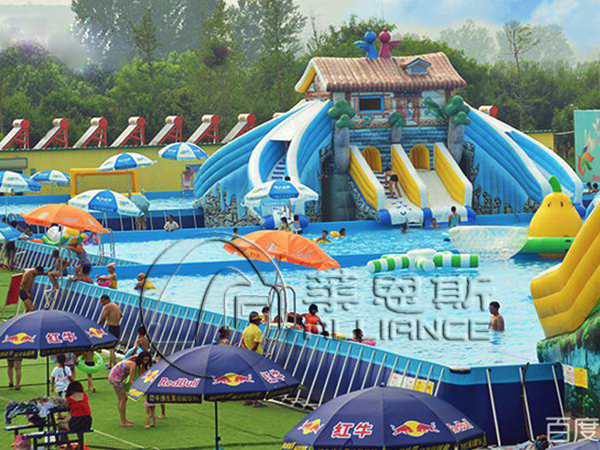 充氣水樂園